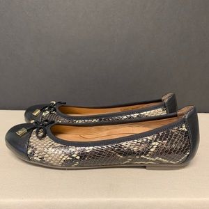 Vionic Minna leather ballet flats size 7